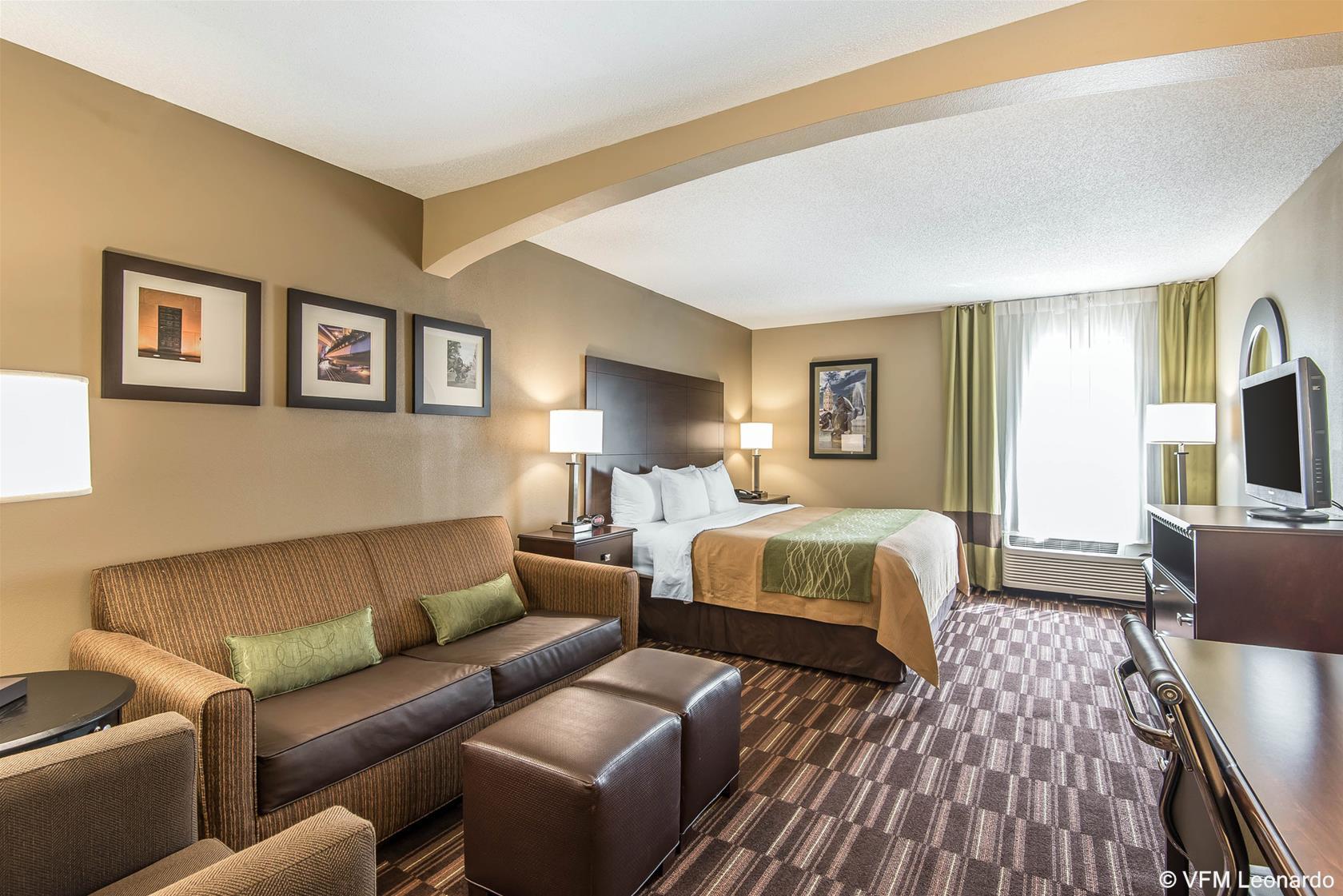 Comfort Inn & Suites Kansas City - Northeast Bagian luar foto