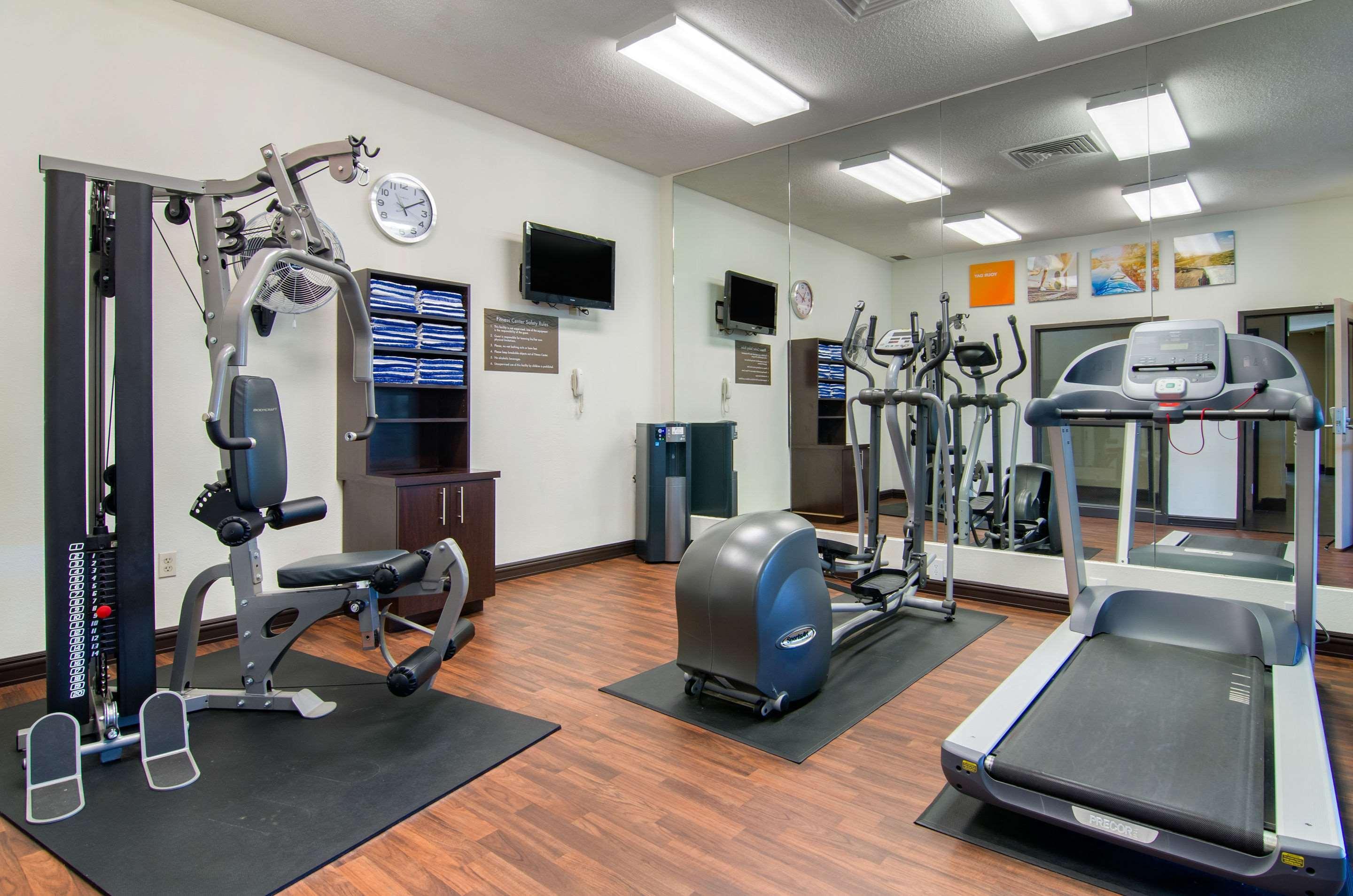 Comfort Inn & Suites Kansas City - Northeast Bagian luar foto